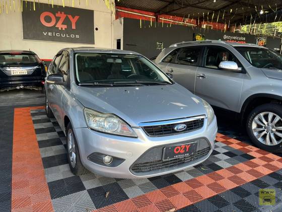 FORD FOCUS 1.6 GL 8V FLEX 4P MANUAL FORD FOCUS 1.6 GL 8V FLEX 4P MANUAL